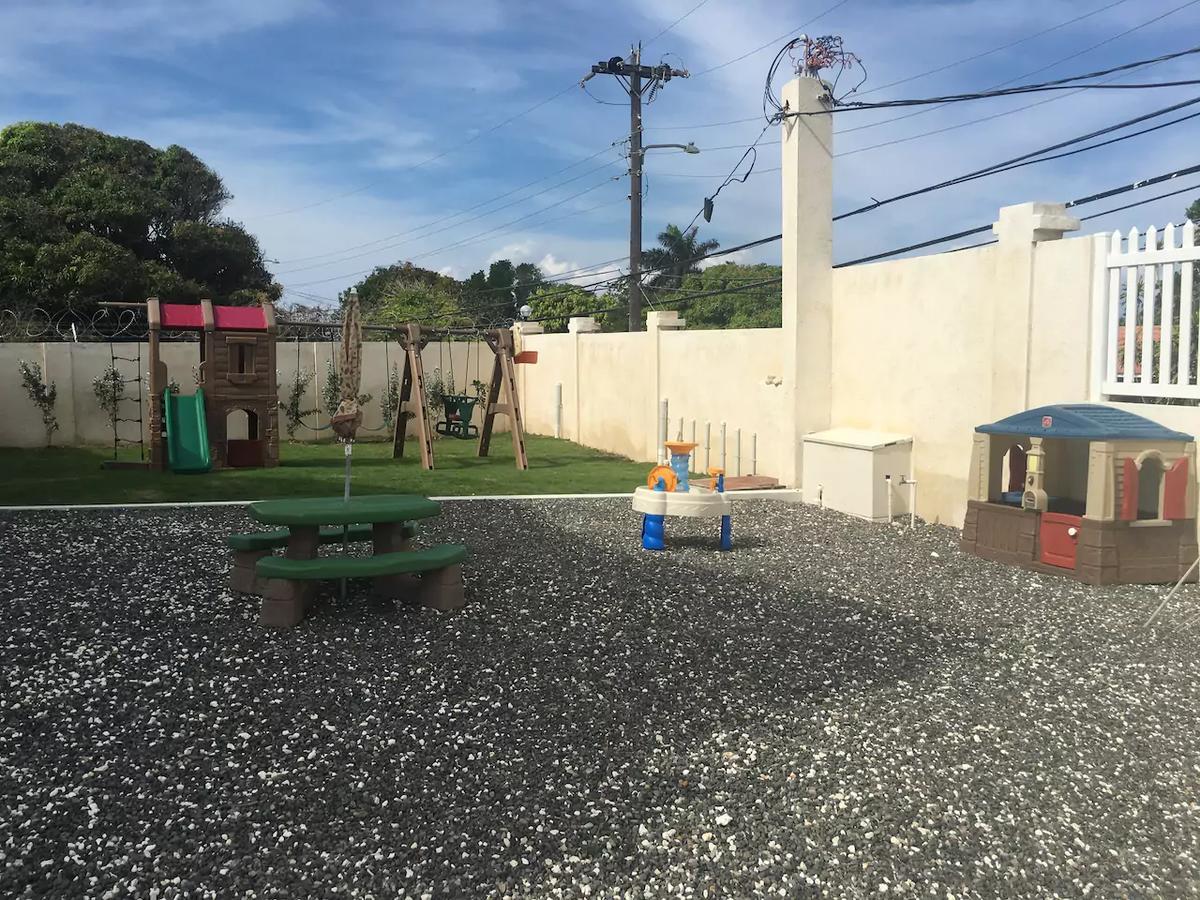 Family Complex Beside Beach W/Pool Montego Bay #1 מראה חיצוני תמונה